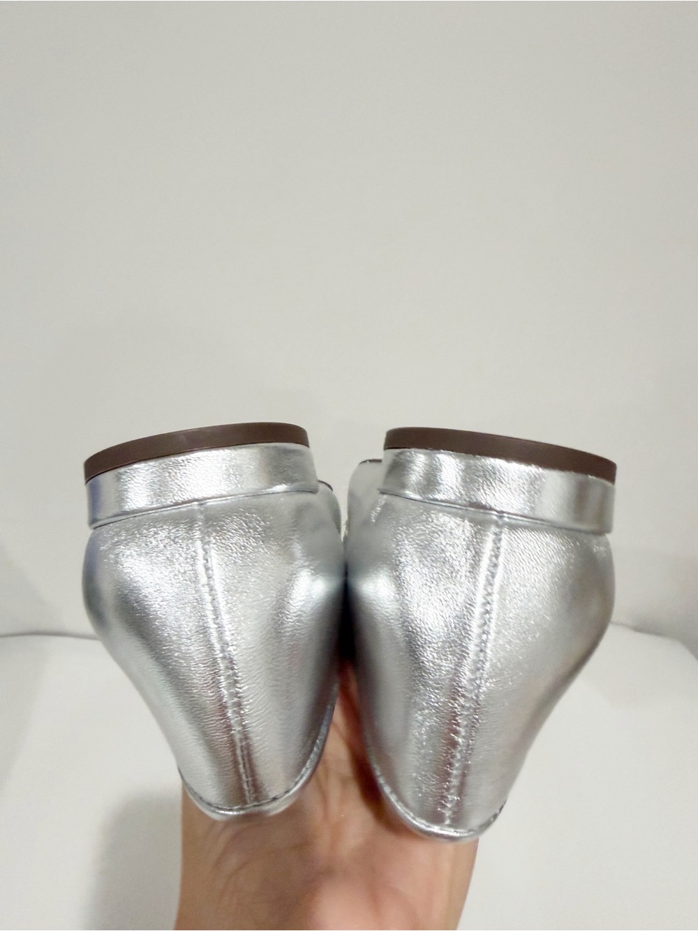TALBOTS Scarlet Pointed Toe Metallic Leather Loafers NEW Silver Preppy Size 9 - Picture 7 of 12